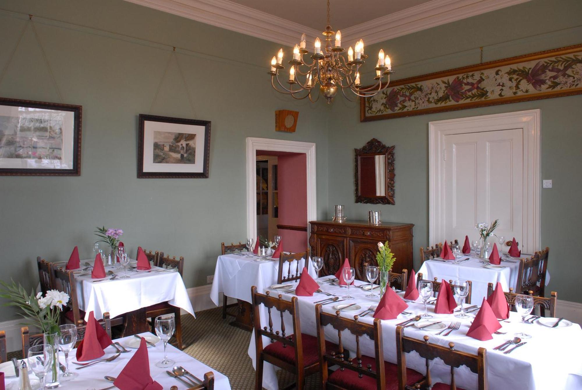 Londonderry Arms Hotel Carnlough Extérieur photo