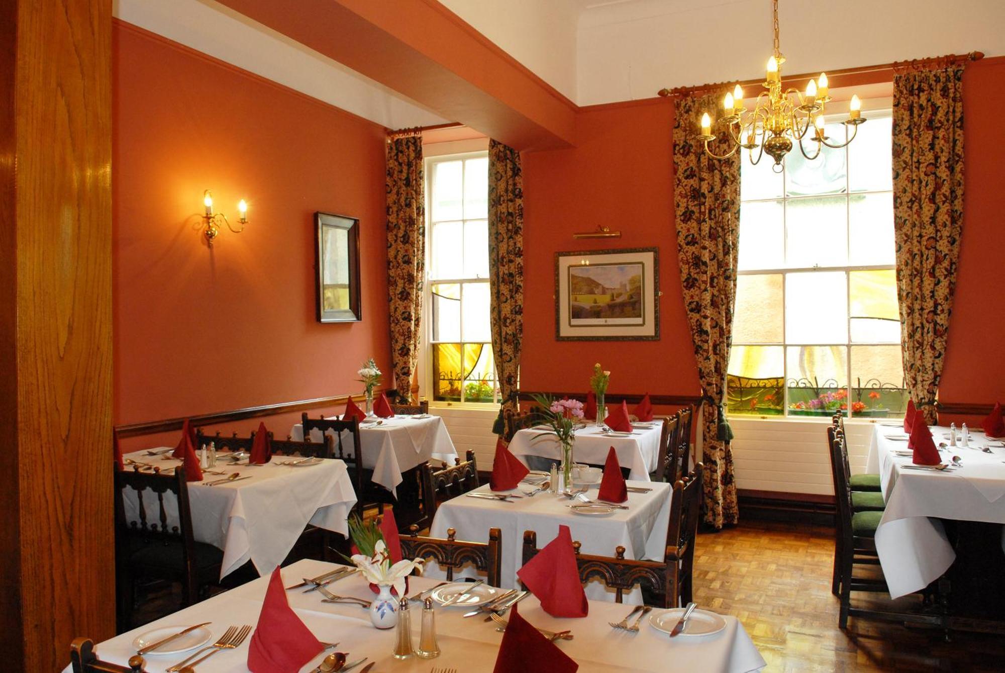 Londonderry Arms Hotel Carnlough Extérieur photo